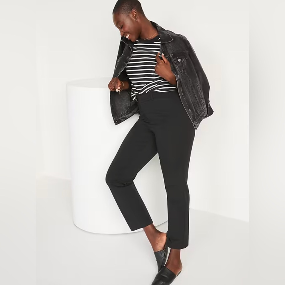 Old Navy High-Waisted Straight Leg Pixie Pant - Black - Size 12